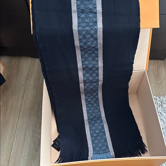 Gucci Black and Blue Men's Scarf - Picture 7 of 14